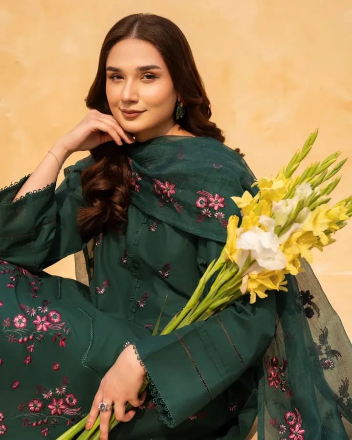 Green Zinnias Stitched 3-Piece Suits